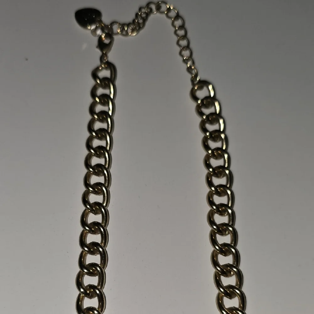 Betsey Johnson Fuchsia Lips Necklace